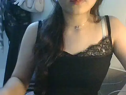 Linzly online show from September 26, 4:37 pm