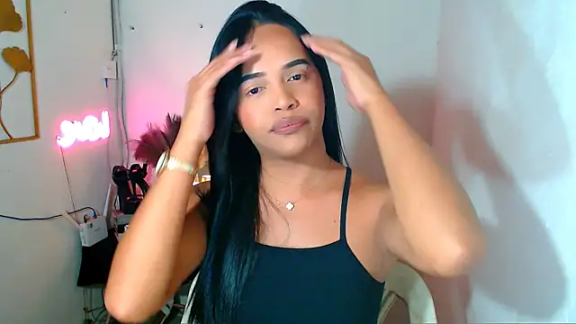 Lorainnelustts online show from March 4, 12:17 am