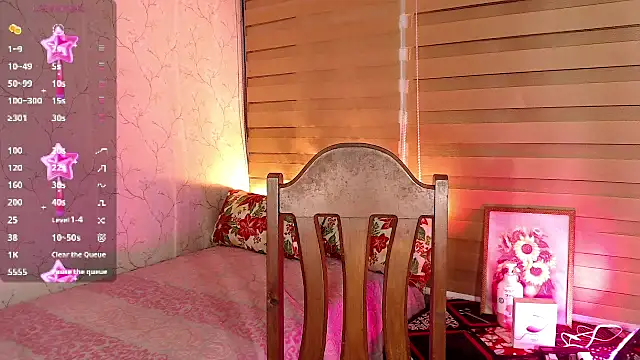 TssluttyNikka online show from October 18, 8:21 pm