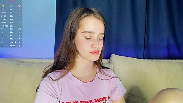 lovelyalivia online show from April 25, 12:52 pm