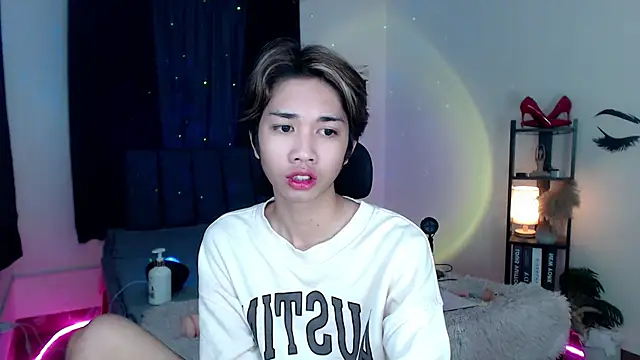 Lavictoriathegreat online show from December 14, 8:25 pm