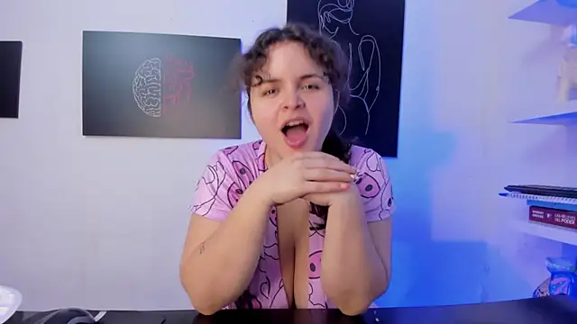 SeleneLuminari8 online show from February 10, 5:05 pm