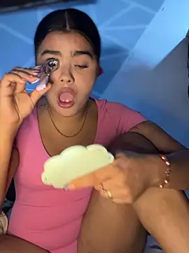 Kaily Sweet16 online show from April 5, 7:24 pm