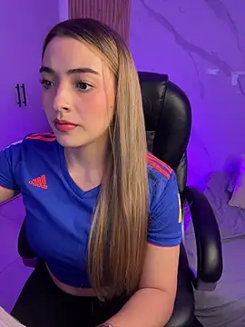 KYLIE JONES6 online show from June 24, 4:11 am