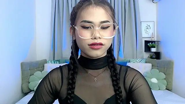 PrettyBlythes TS online show from December 3, 3:09 am