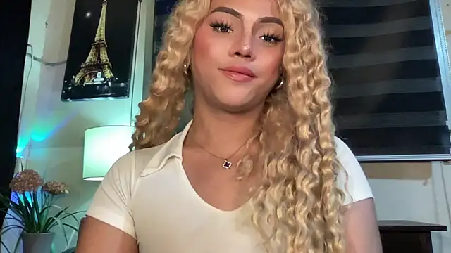 calimonroe online show from October 11, 8:33 pm