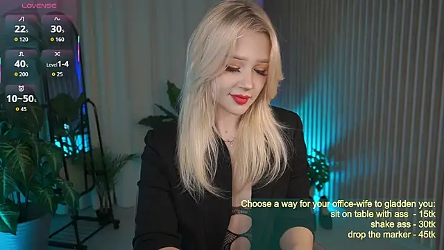 LauraWifeness online show from September 19, 7:51 am