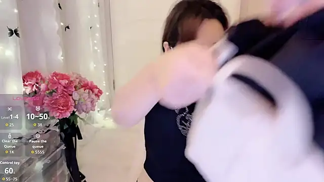 charlotte520 online show from March 22, 11:44 pm