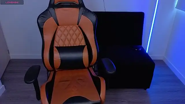 imlaiaaa online show from October 22, 9:53 pm