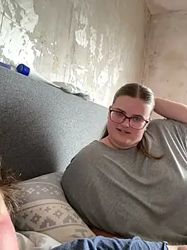 CurvyPaar2 online show from March 28, 12:37 pm