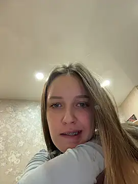 ElliRose online show from December 15, 9:58 am