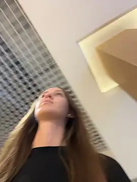 ElliRose online show from January 9, 9:46 am