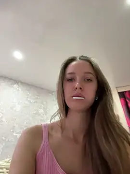 ElliRose online show from September 18, 7:40 am