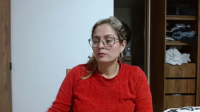 linda-mature43 online show from October 8, 11:42 pm