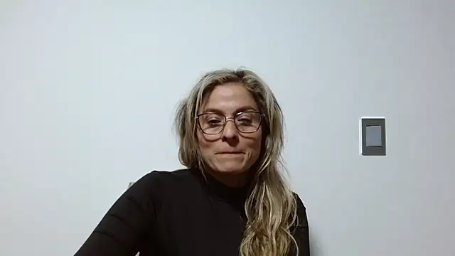 linda-mature43 online show from September 20, 11:36 pm