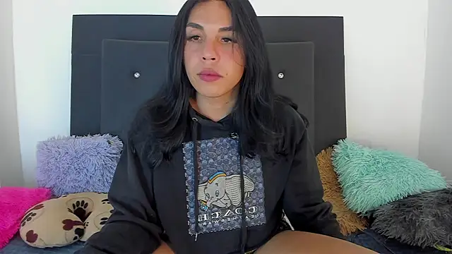 Adrianna Arias online show from December 14, 6:19 am