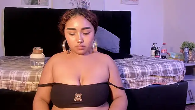 Honeyyy Brown online show from January 17, 7:27 am