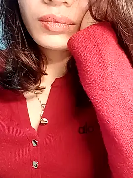 Hinna x online show from February 19, 3:44 pm