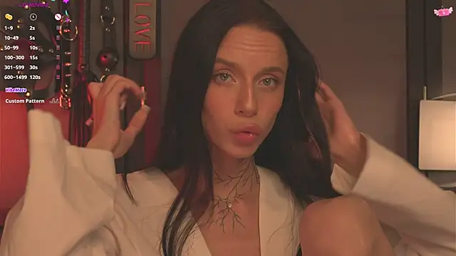 livia starwars online show from September 18, 9:46 pm