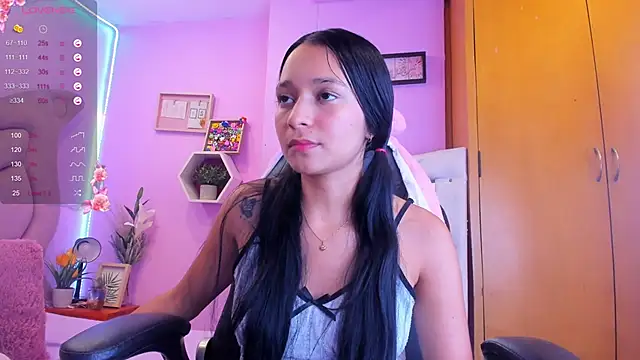 EmmaAnturin online show from November 6, 10:37 pm