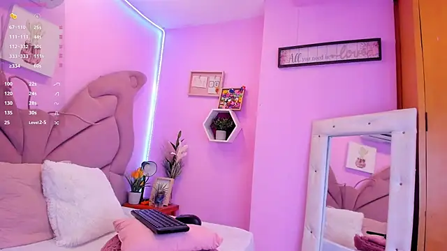 EmmaAnturin online show from November 14, 10:10 pm