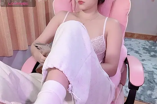  AFang  online show from January 10, 5:39 pm