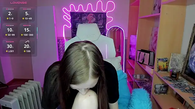 AliceHaris online show from November 19, 9:53 am