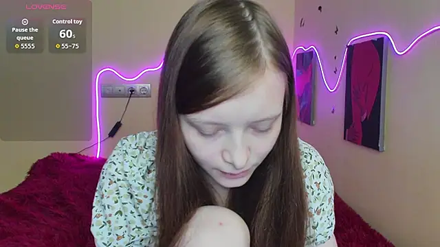 AliceHaris online show from October 3, 4:39 am