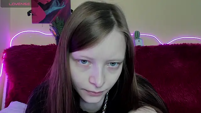 AliceHaris online show from December 2, 6:15 am