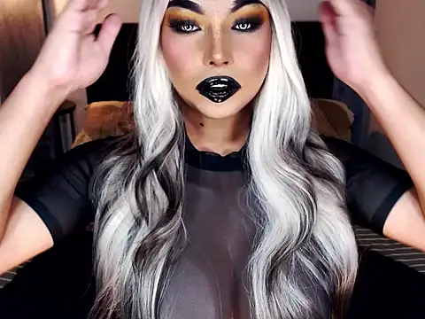 xTrixieMae online show from April 12, 12:57 am