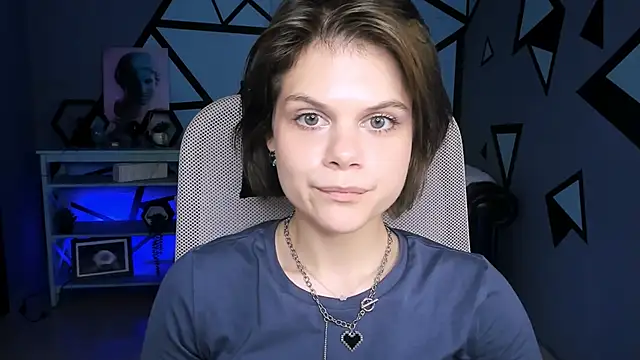 EllieMurler online show from October 10, 10:31 am