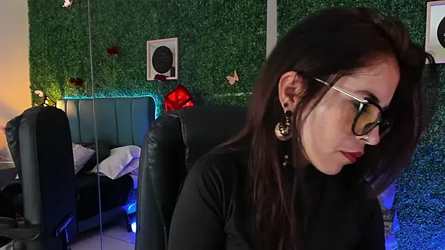 Linagh  online show from March 30, 11:32 am