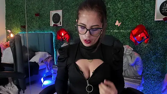 Linagh  online show from March 31, 1:11 pm