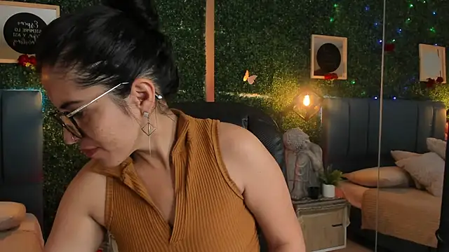 Linagh  online show from December 18, 11:48 am