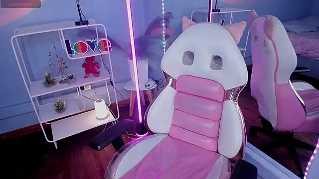 Bella  Lane online show from April 8, 8:11 pm