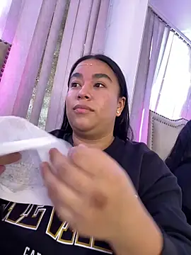 Zoey thompson online show from April 10, 8:15 pm