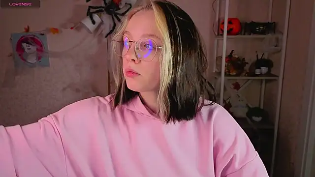 R0cket bunny online show from November 11, 1:12 am