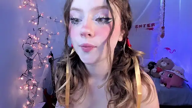 Lil bela online show from October 4, 1:39 pm