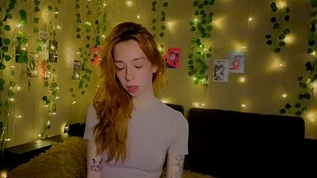 Lori Williams online show from March 23, 1:56 am