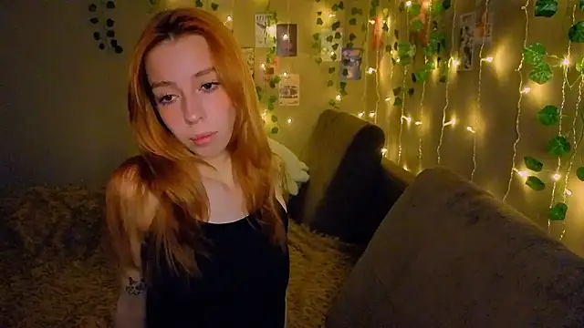 Lori Williams online show from March 10, 1:42 am