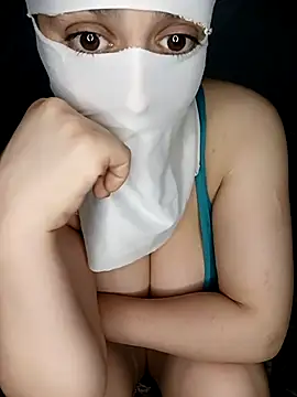 Lamia Queen  online show from October 8, 3:16 pm