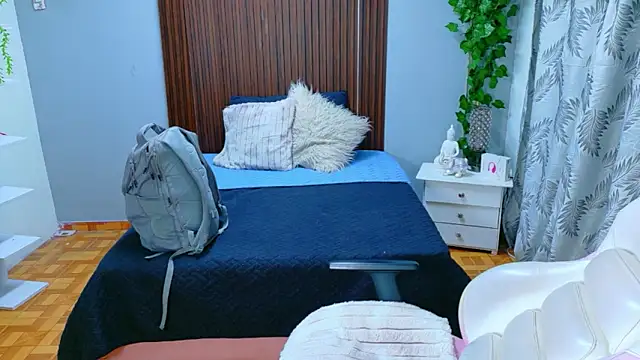 kataleya 29 online show from April 11, 8:01 pm