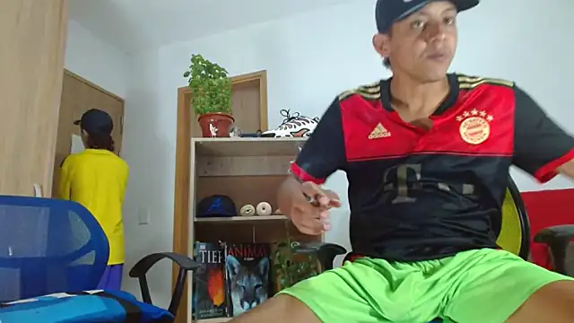 skinny23cm online show from September 22, 9:02 pm