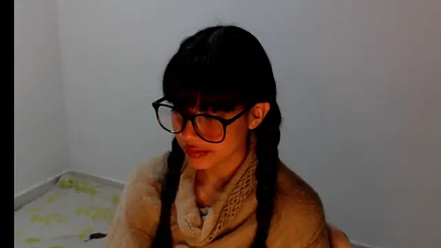 meganmiauu online show from June 8, 10:49 am