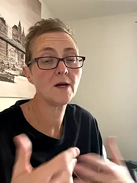 Curvy-Jinx online show from October 9, 7:34 am