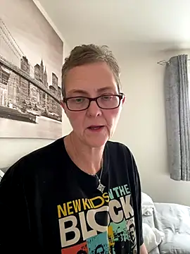 Curvy-Jinx online show from October 14, 8:06 am