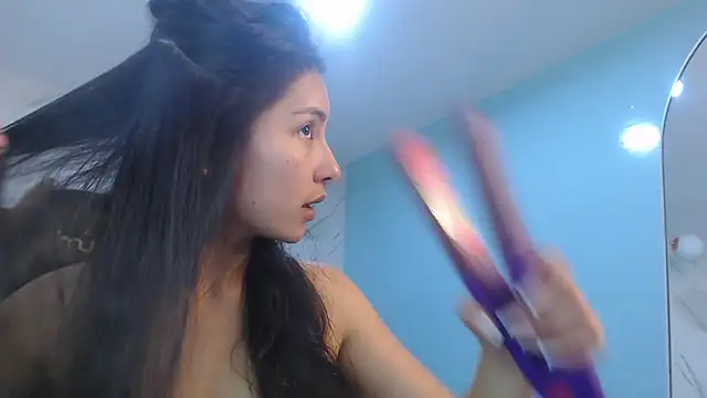 victoria hernandez t  online show from April 20, 1:03 pm