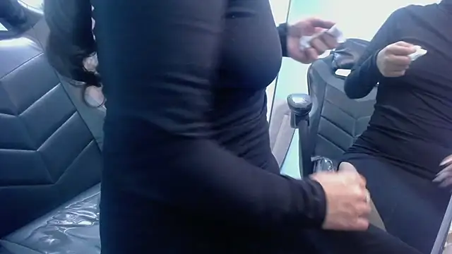 victoria hernandez t  online show from November 20, 1:23 pm