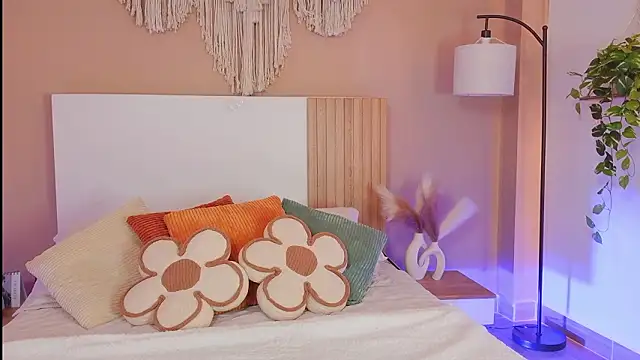 Camila Bustamante online show from February 17, 7:46 pm