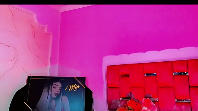 LADY-HOT-SEXY- online show from October 9, 6:39 am